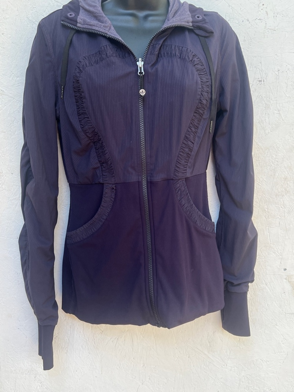 💜lululemon athletica Purple Zip-Up Jacket (Reversable)💜